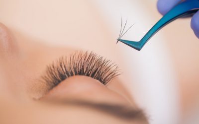 Przedłużanie rzęs i Lash Lifting – sposób na zniewalające spojrzenie