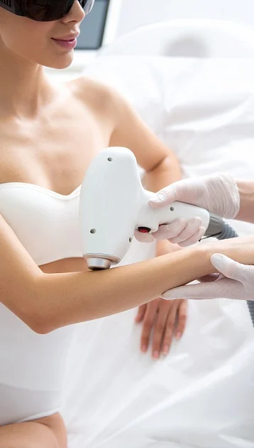 Widoczne efekty już po pierwszej wizycie!

— Pracujemy na nowoczesnym urządzeniu Prime Laser Excellence, które zapewnia wysoką skuteczność już od pierwszych zabiegów. Dzięki zaawansowanej technologii i indywidualnemu podejściu, osiągamy widoczne rezultaty w krótszym czasie.

Co nas wyróżnia:

✔️Skuteczność od pierwszej sesji
✔️Bezpieczeństwo nawet dla wrażliwej skóry
✔️Precyzyjne dopasowanie parametrów do potrzeb klienta

Jeśli zależy Ci na szybkich, trwałych efektach – zapraszamy na zabieg lub konsultację📩