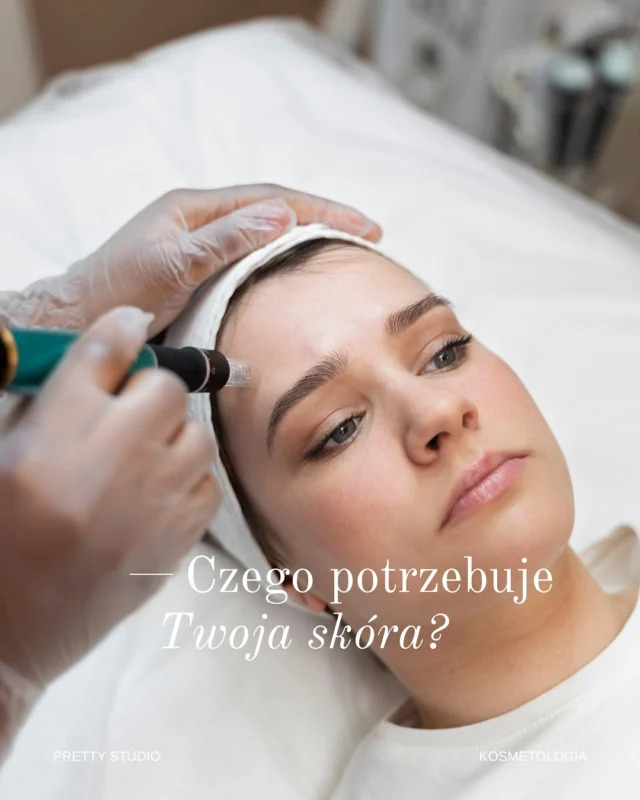 Pielęgnacja skóry w wieku 20, 30 i 40 lat – od czego zacząć?

▫️Z wiekiem skóra się zmienia – już po 20 roku życia może tracić blask i elastyczność.

▫️W wieku 30+ pojawiają się pierwsze zmarszczki mimiczne i nierówny koloryt.

▫️Po 40+ skóra staje się cieńsza, mniej jędrna i bardziej sucha.

W tej karuzeli znajdziesz podstawowe zasady pielęgnacji skóry dopasowane do każdego wieku✔️

— A jeśli potrzebujesz bardziej szczegółowej i profesjonalnej konsultacji z kosmetologiem – umów się przez link w bio🤍